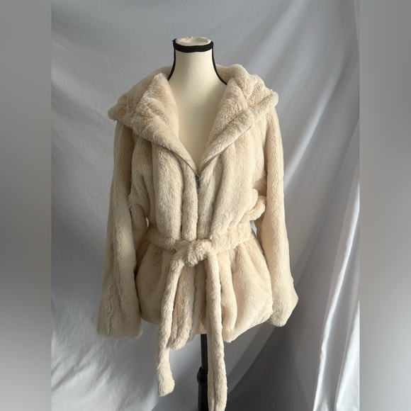 🍂Moon River x Anthropologie Faux Fur Hooded Coat | Cream | Size M | NWT - Picture 3 of 9
